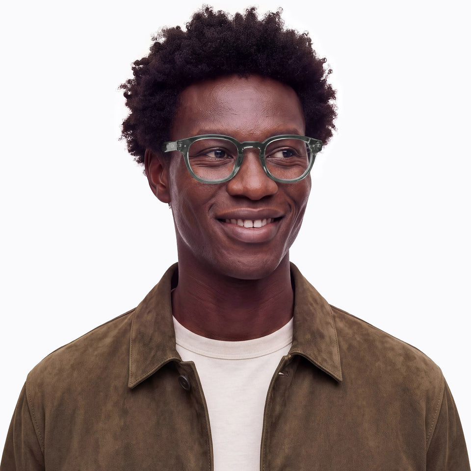 Station Seat #C Reading Glasses by IZIPIZI – Morning Express AW26