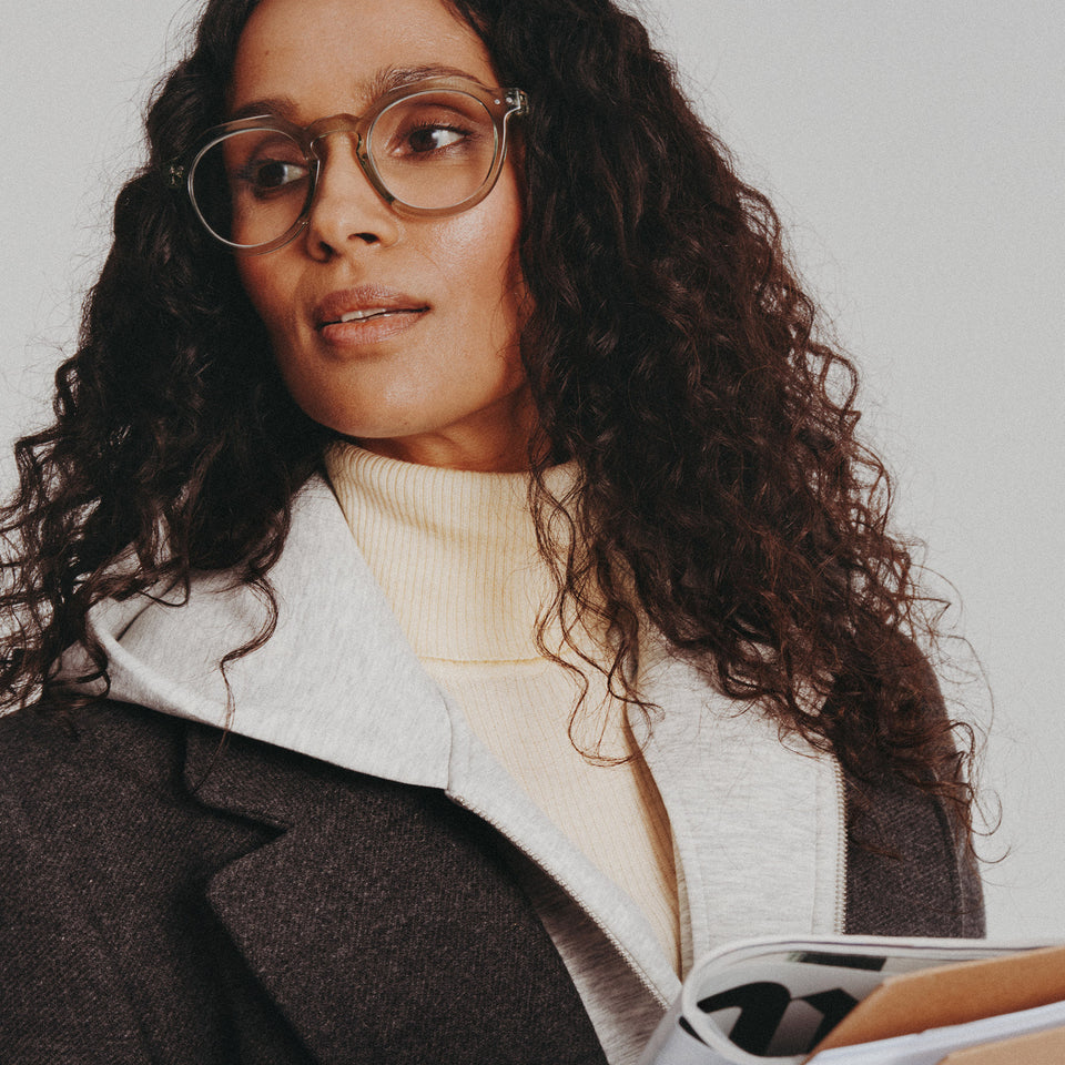 Station Seat ECHO Reading Glasses by IZIPIZI – Morning Express AW26