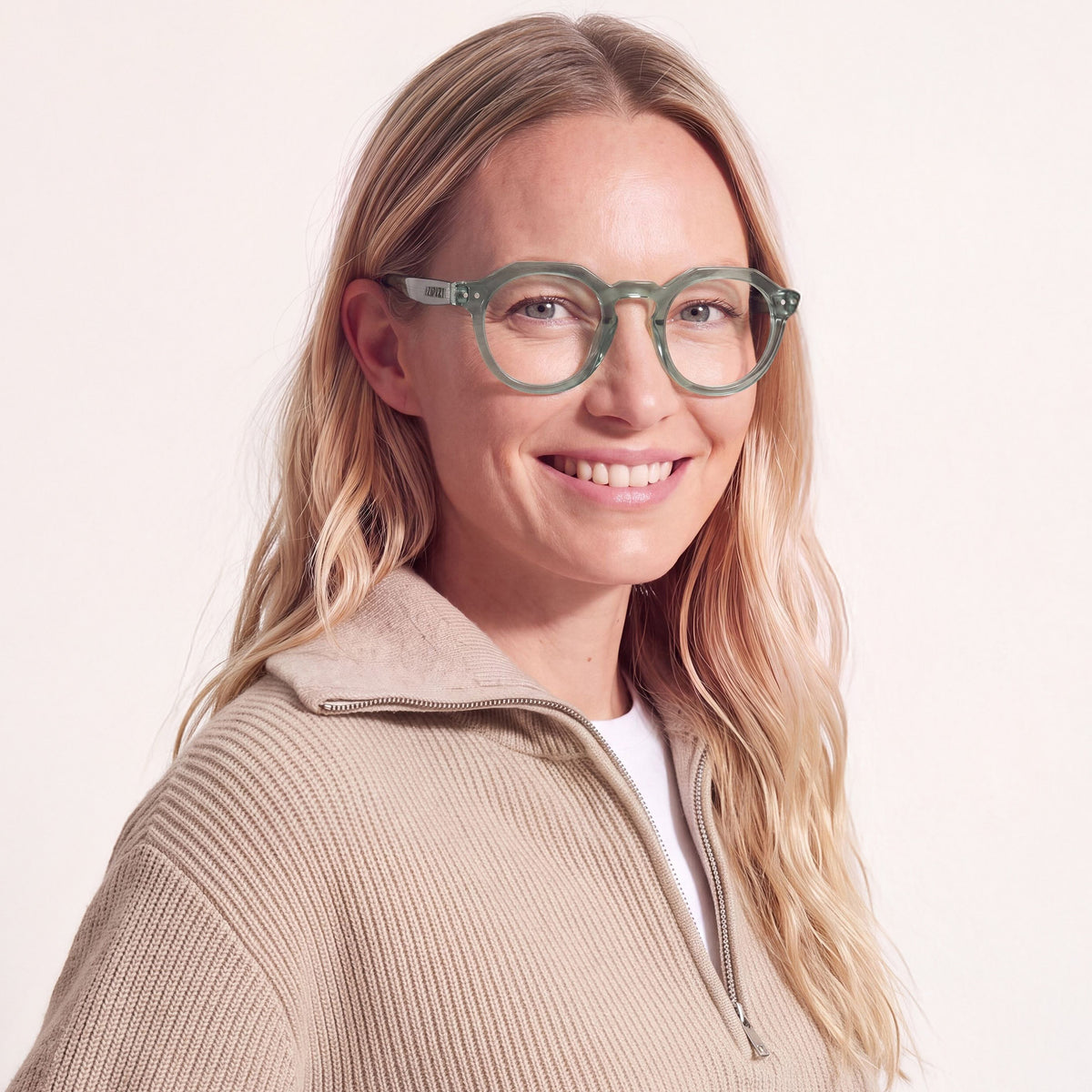Station Seat ECHO Reading Glasses by IZIPIZI – Morning Express AW26