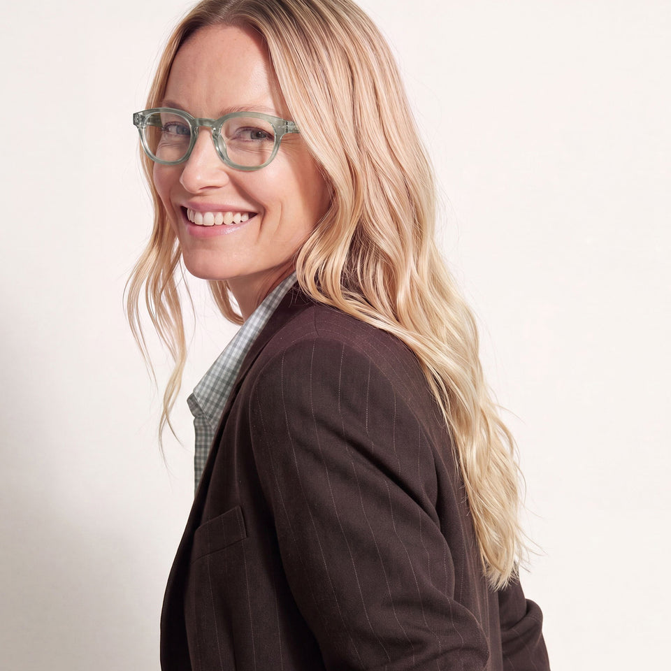 Station Seat #C Reading Glasses by IZIPIZI – Morning Express AW26