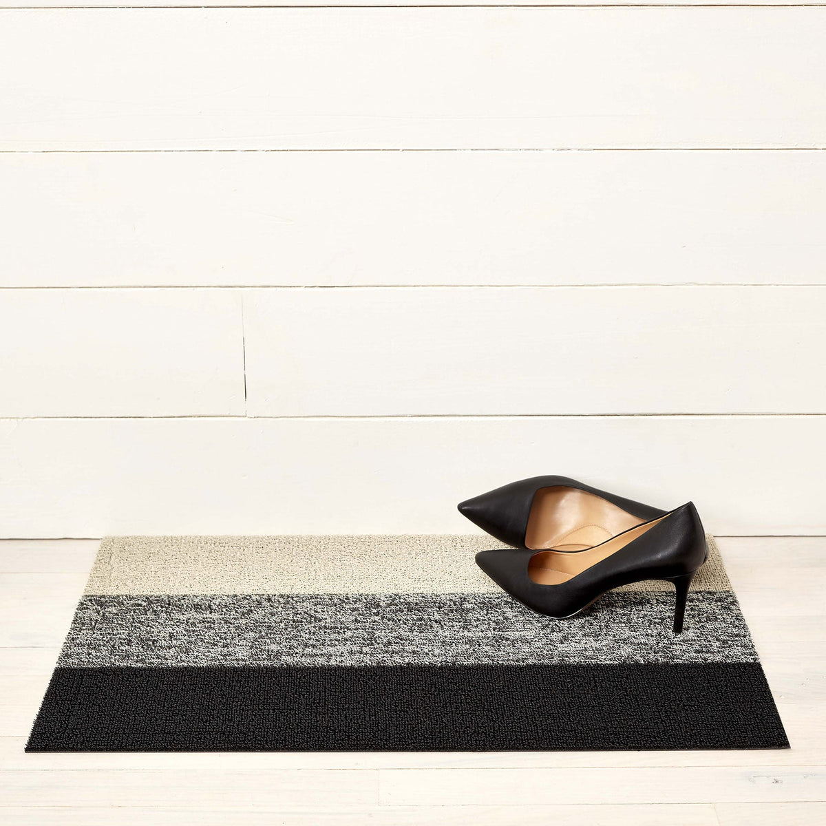 Salt & Pepper Marbled Stripe Shag Mat by Chilewich