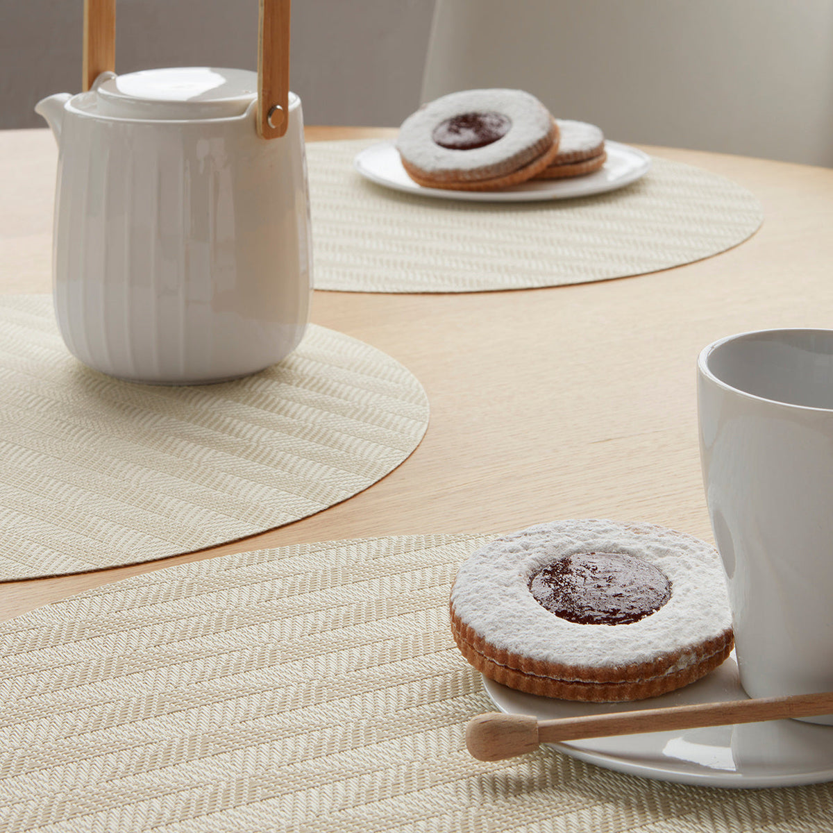 Chilewich Arrow placemat in Porcelain, lifestyle detail