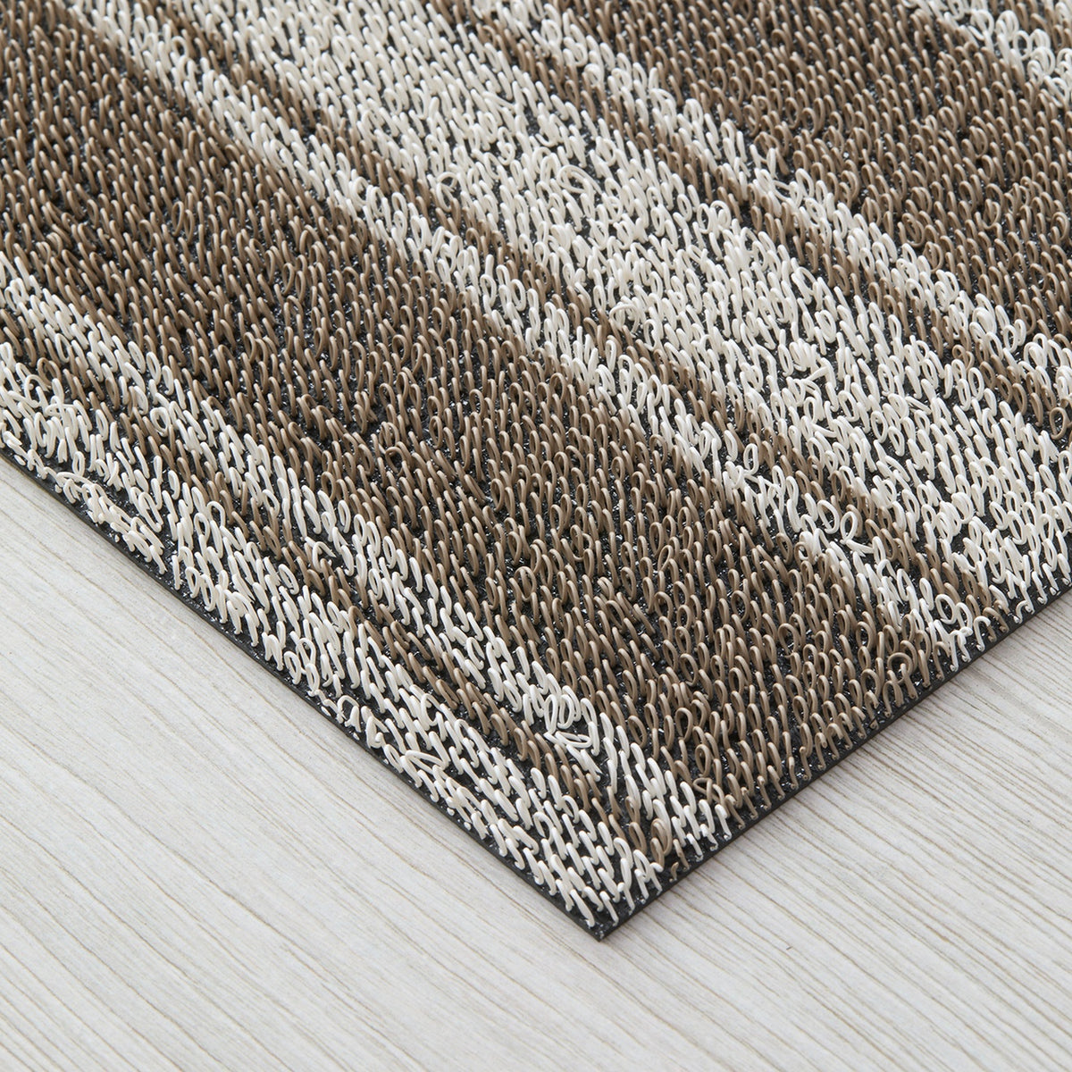 Walnut Boardwalk Stripe Shag Mat by Chilewich — texture detail