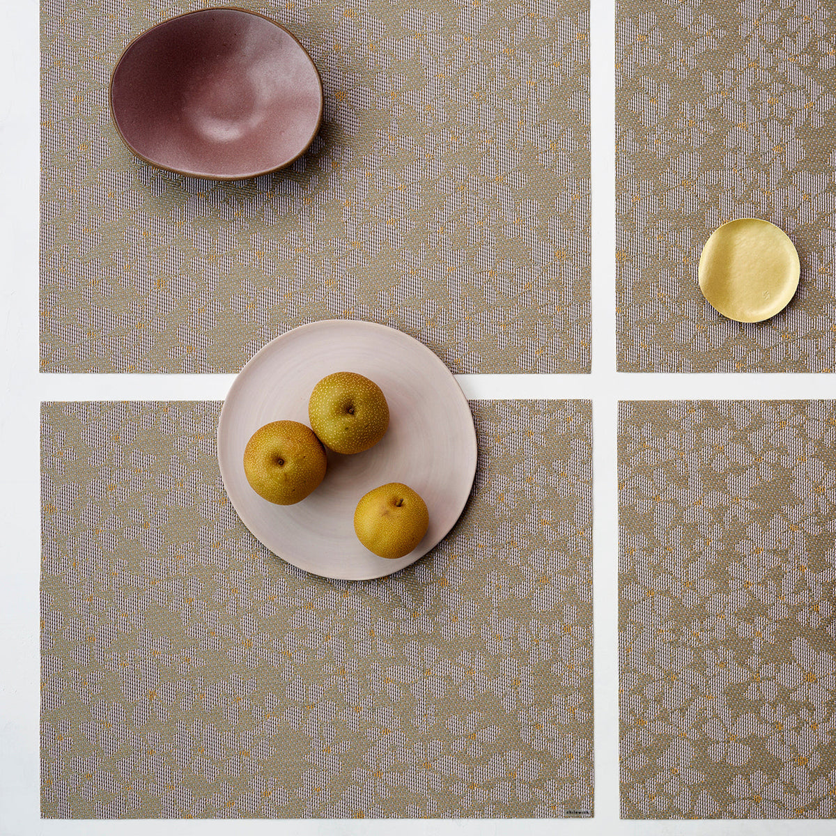Chilewich Flora placemat in Mica, lifestyle detail