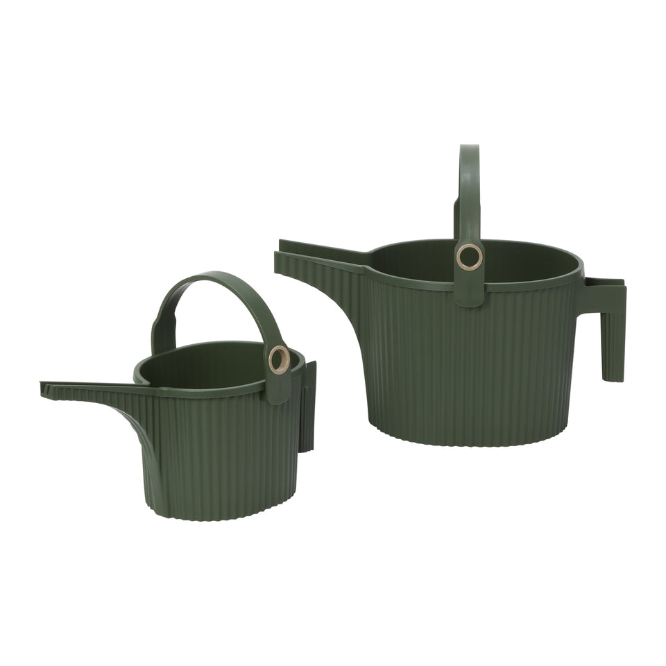 Garden Green Hachiman watering cans in both sizes