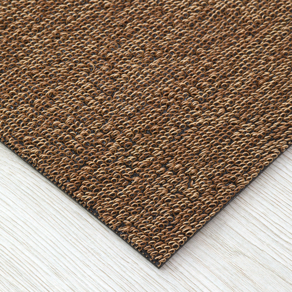 Tannin Heathered Shag Mat by Chilewich — texture detail