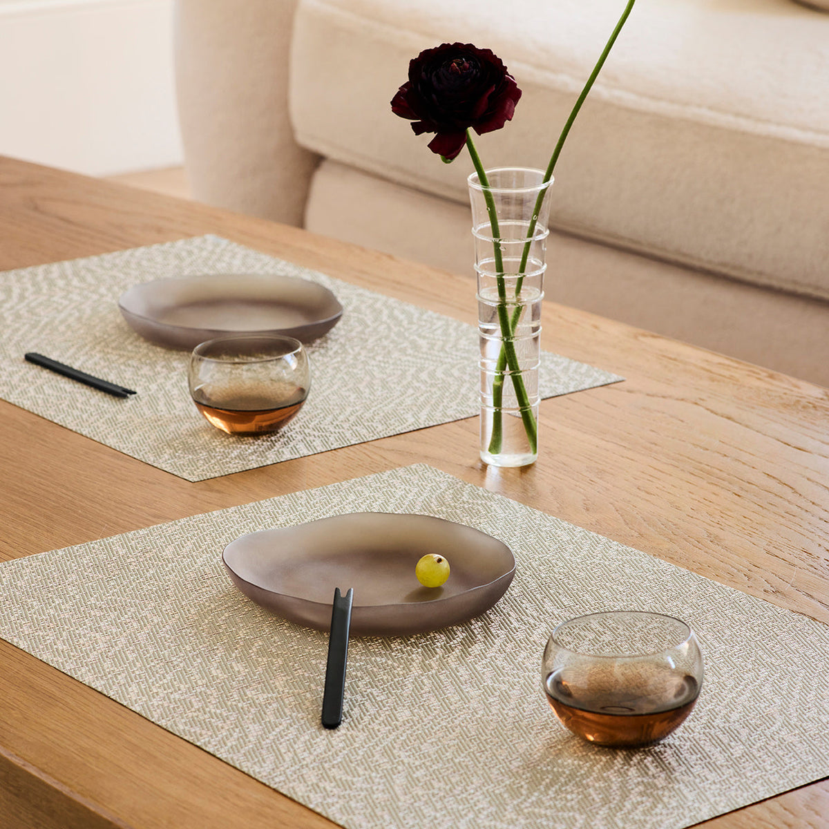 Chilewich Moiré placemat in Mica, lifestyle detail