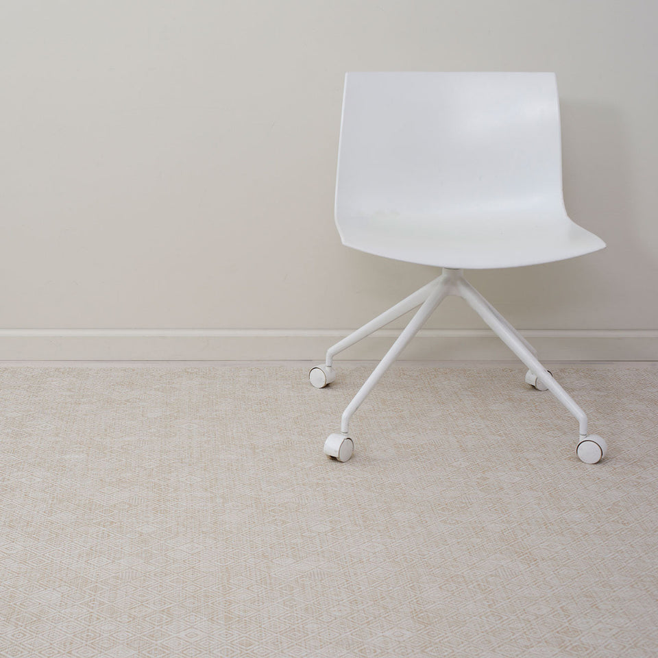 Mosaic / Almond woven floor mat by Chilewich, interior setting