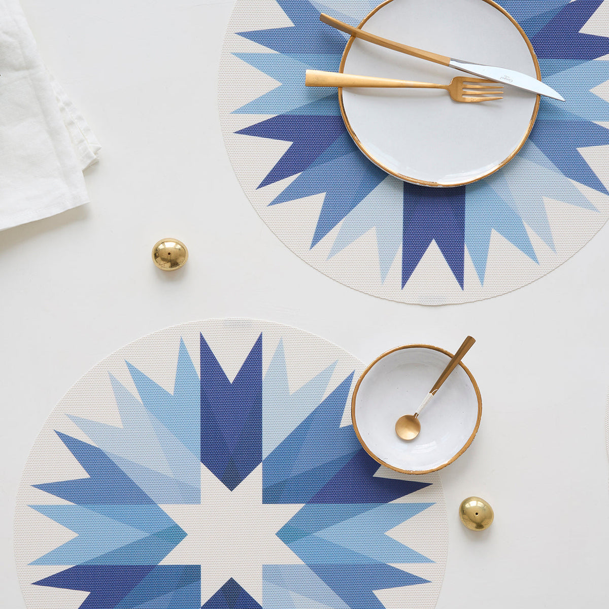 Chilewich Ribbon placemat in Frost, lifestyle detail