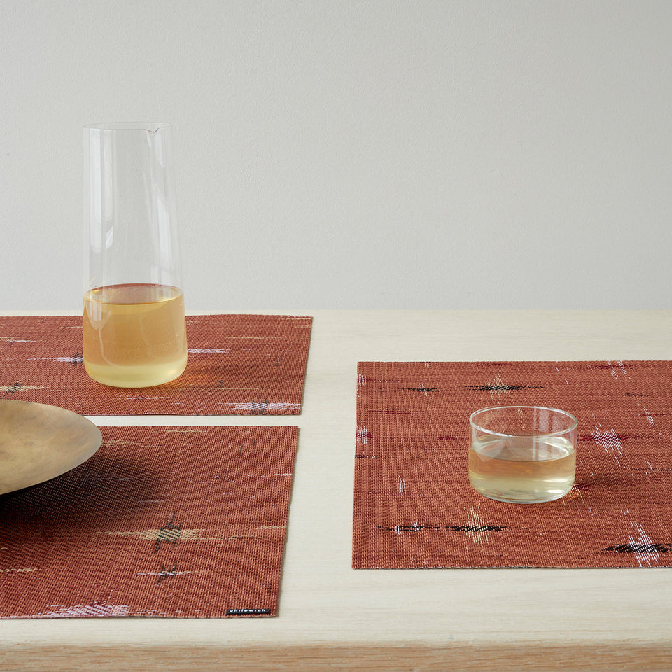 Chilewich Spark placemat in Cider, lifestyle detail