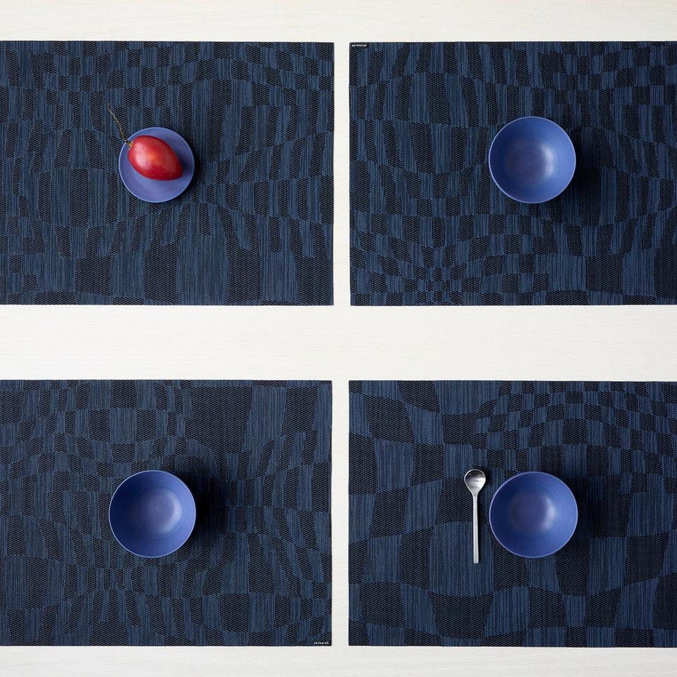 Chilewich Warp placemat in Ocean, lifestyle detail
