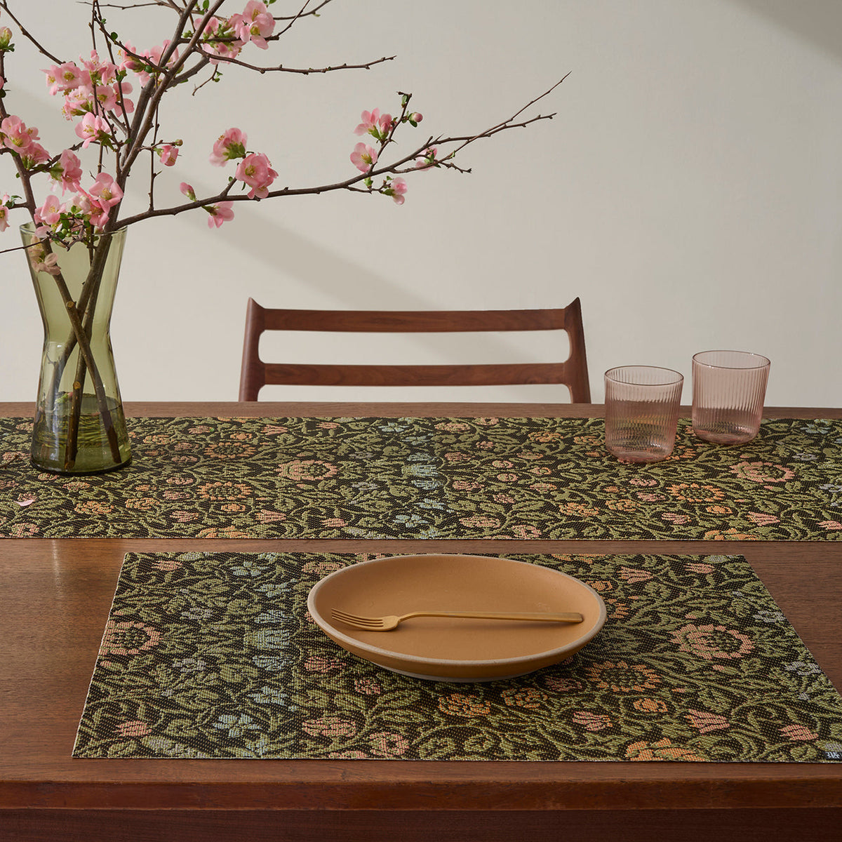 Chilewich William Morris placemat in Dark Multi, lifestyle detail