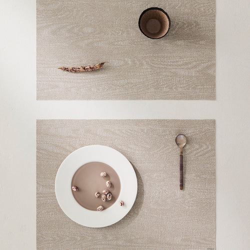Chilewich Woodgrain placemat in Birch, lifestyle detail
