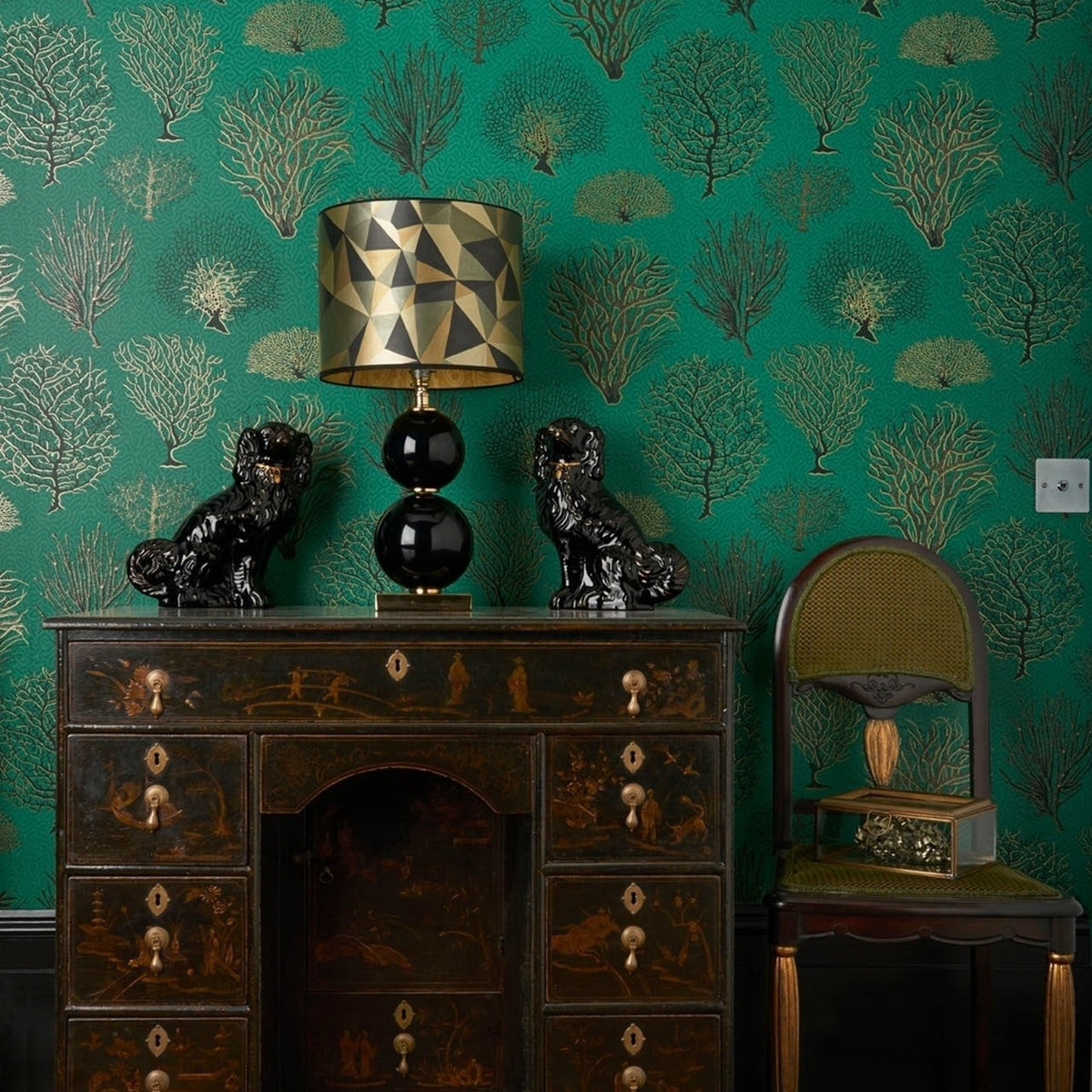 Cole & Son seafern wallpaper in Charcoal & Metallic Gold on Emerald — lifestyle