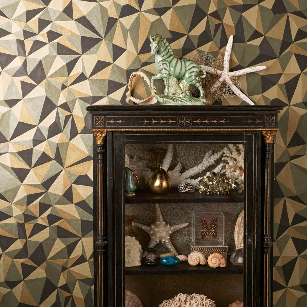 Cole & Son quartz wallpaper in Metallic Gold & Pewter — lifestyle