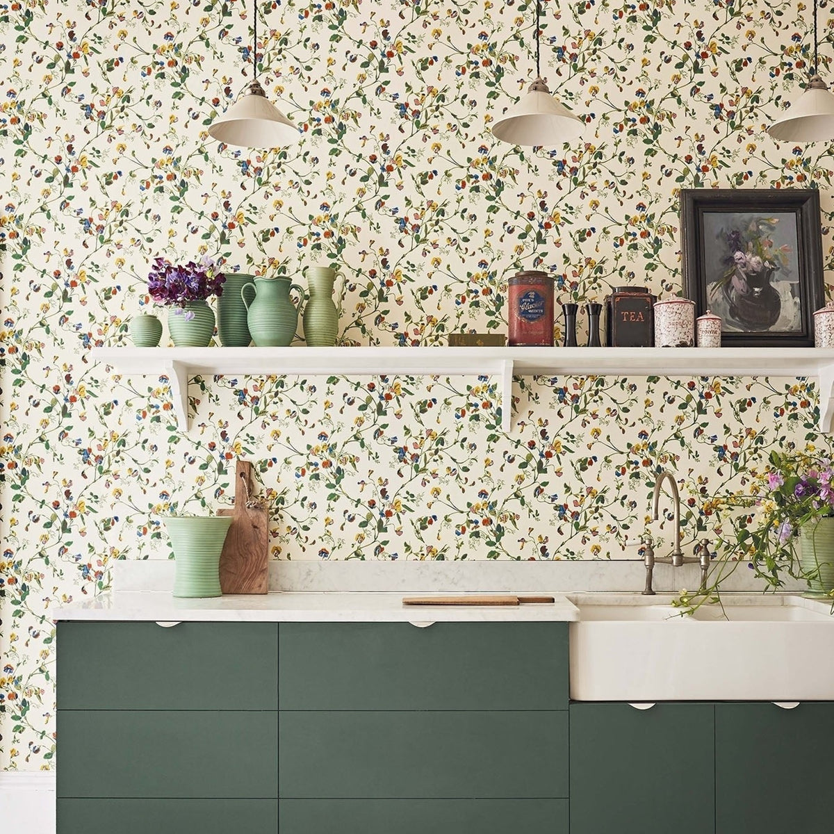 Cole & Son sweet pea wallpaper in Autumnal Multi on Cream — lifestyle