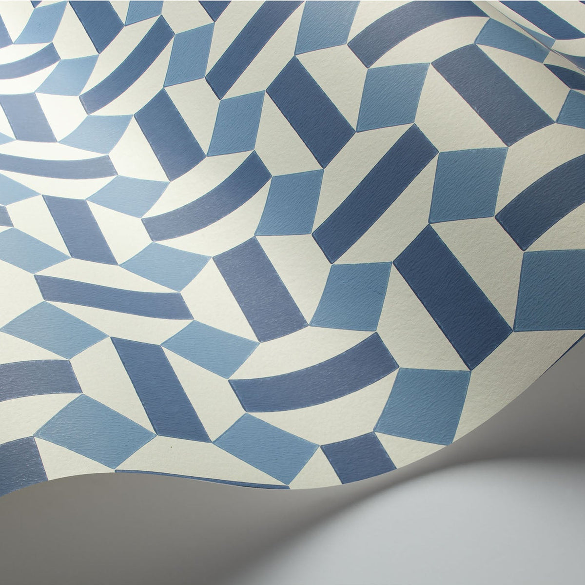 Cole & Son Alicatado in Hyacinth on Chalk — pattern detail