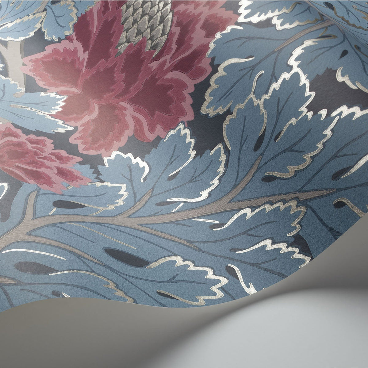Cole & Son Aurora in Cerise & Cerulean Blue on Midnight — pattern detail