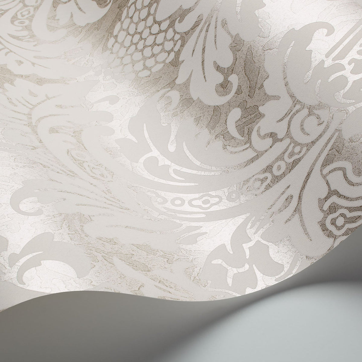 Cole & Son Blake wallpaper in Chalk on Metallic Silver — detail