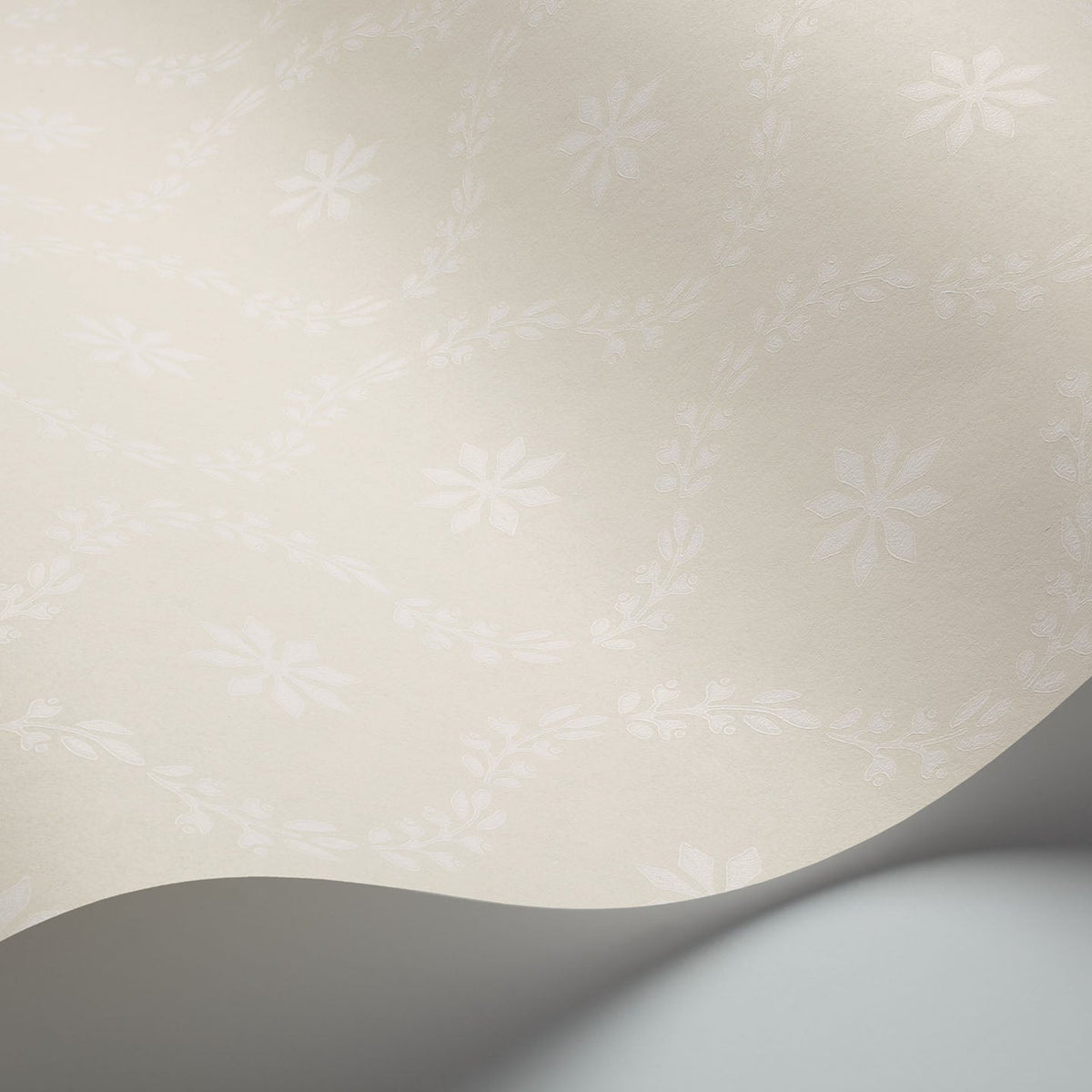 Cole & Son Clandon wallpaper in Chalk on Parchment — detail