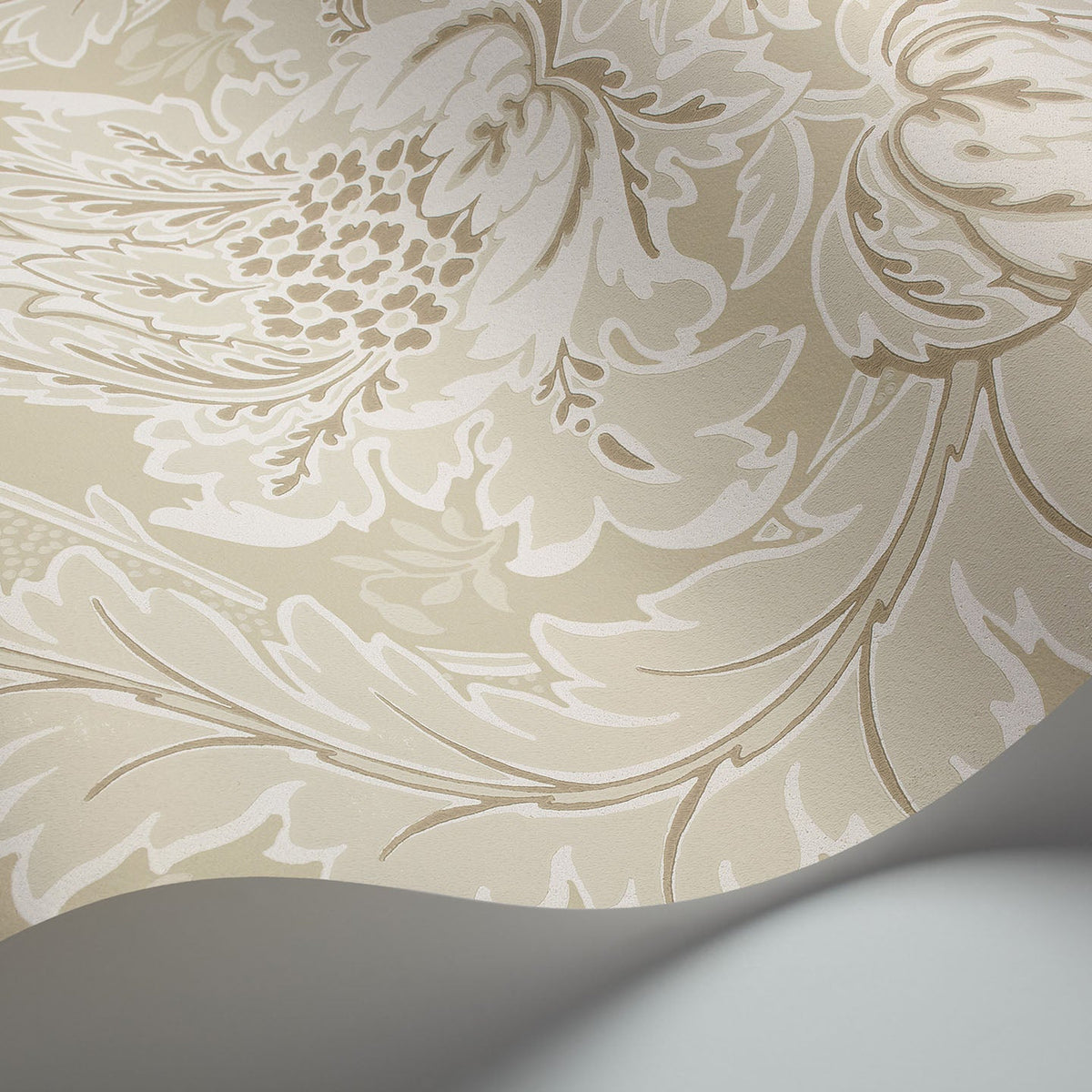 Cole & Son Coleridge wallpaper in Safari — detail
