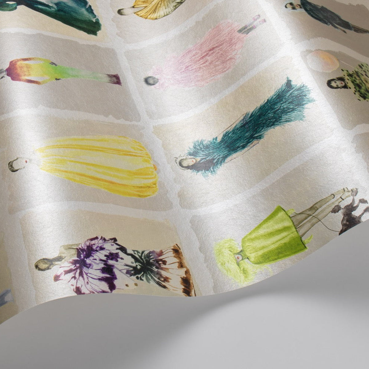 Cole & Son Couture Carousel wallpaper in Pastel Pearl — detail