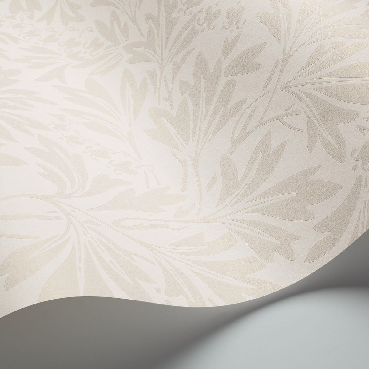 Dialytra wallpaper by Cole & Son, 88/11045, curved paper detail