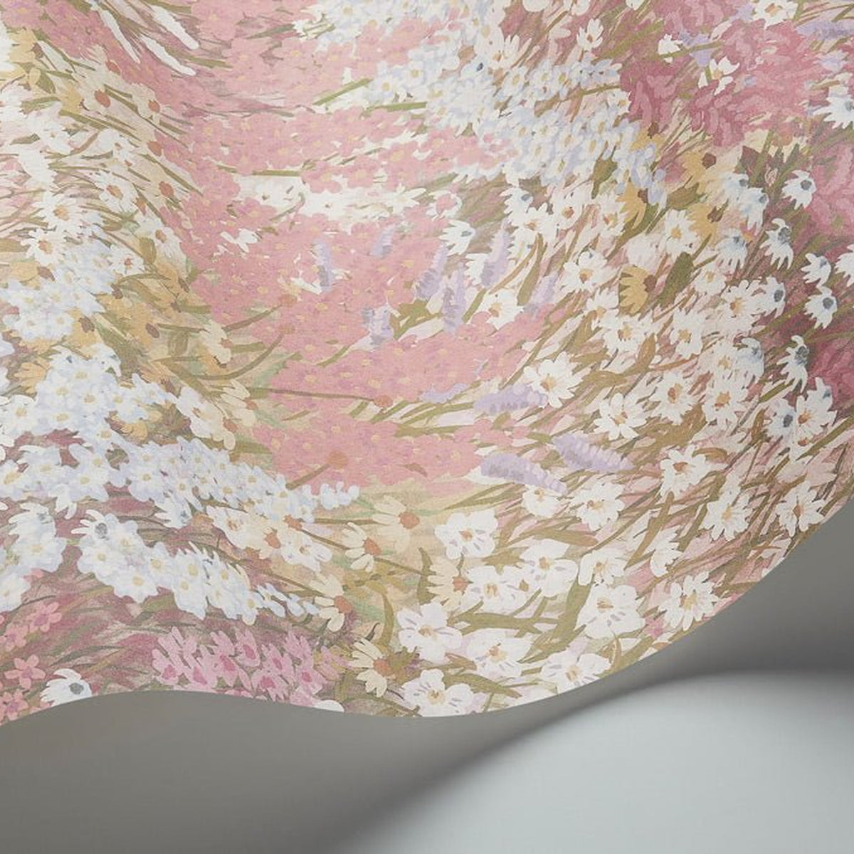 Cole & Son Grande Fleur (2 roll set) wallpaper in Peach & Blush