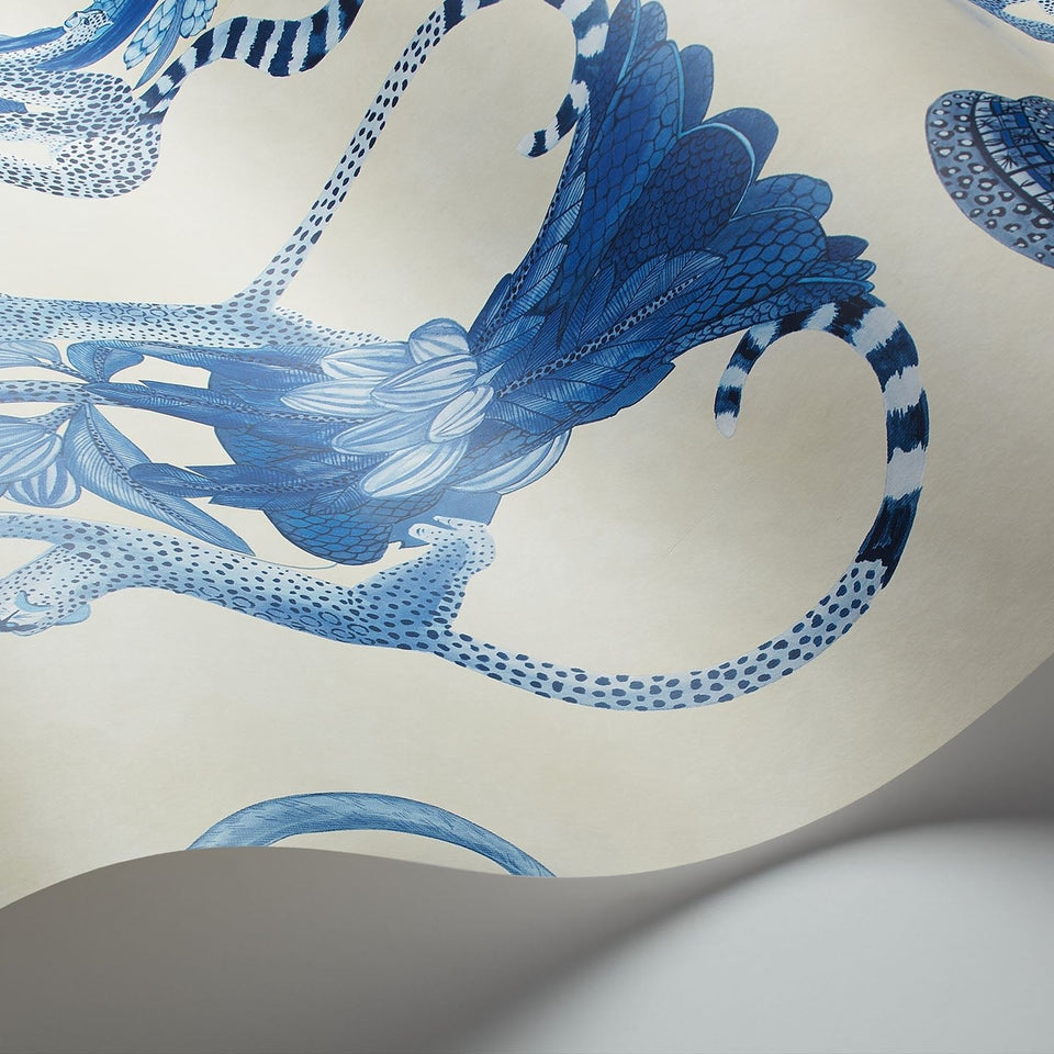 Khulu Vases wallpaper by Cole & Son — China Blue on Pale Cream