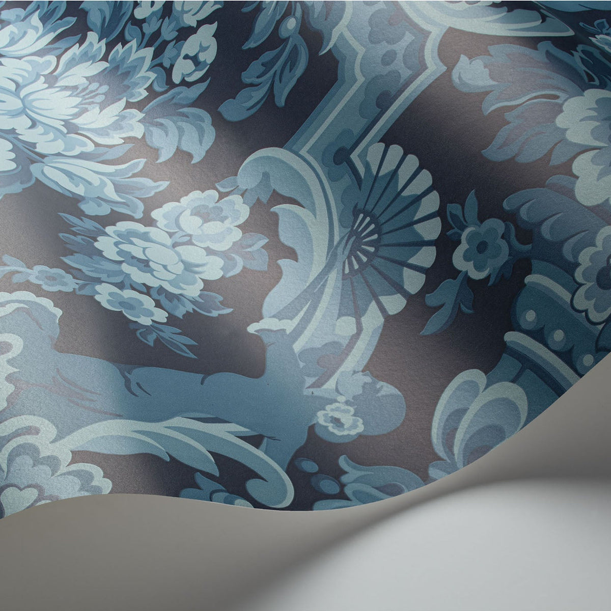 Lola wallpaper by Cole & Son — China Blue on Midnight
