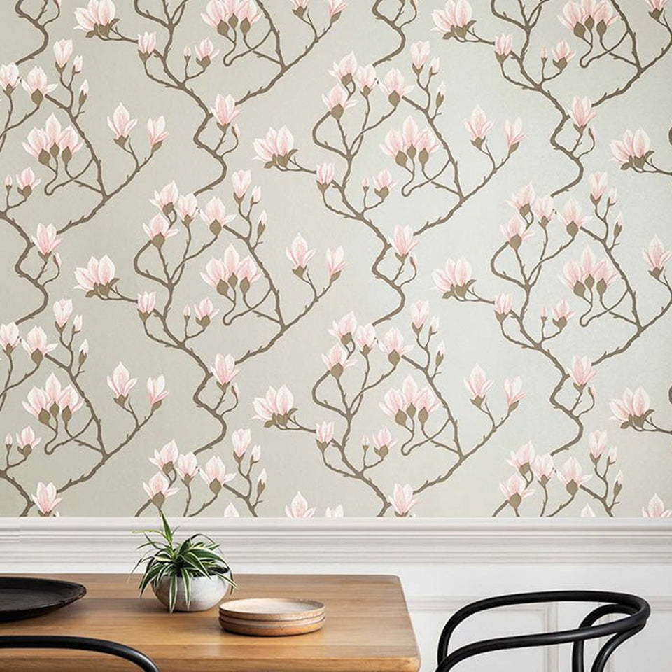 Magnolia wallpaper by Cole & Son, room setting