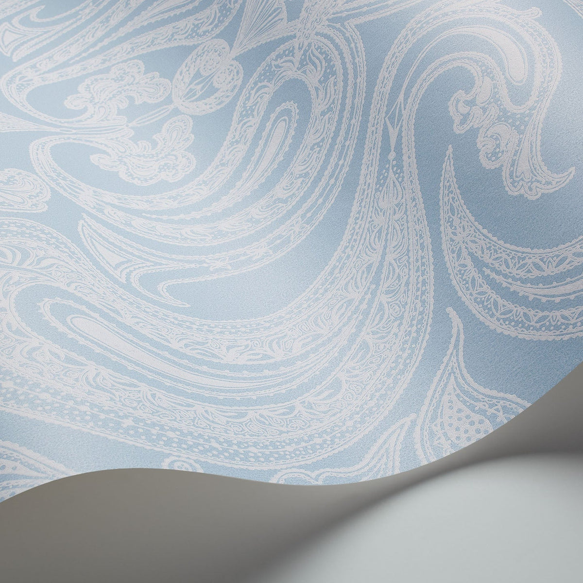 Malabar wallpaper by Cole & Son, Chalk on Ice Blue, detail