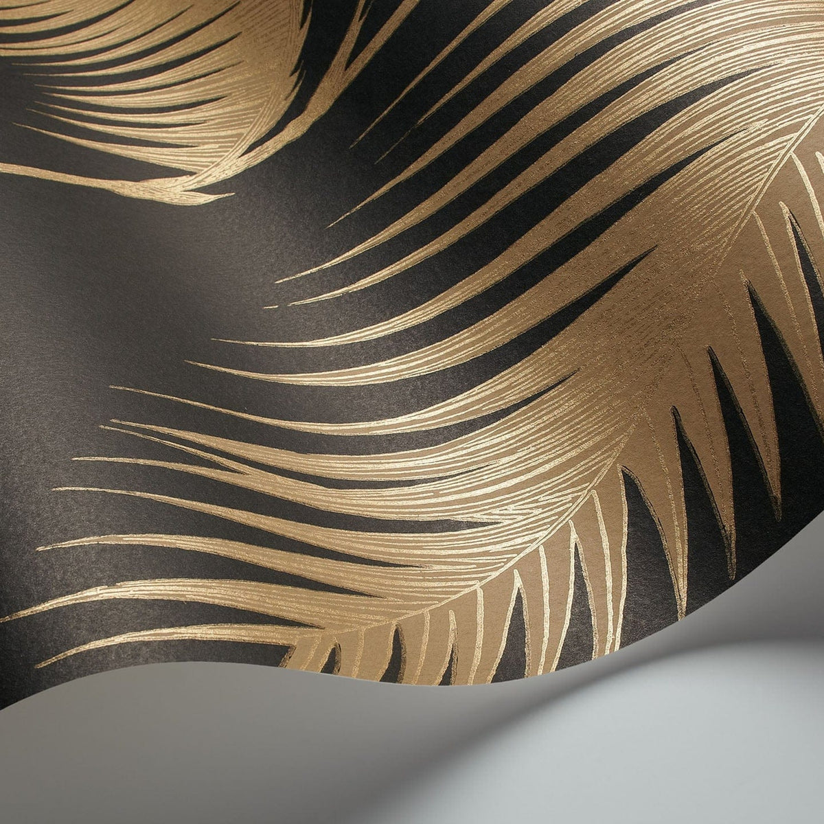 Cole & Son Palm Leaves 66/2014 wallpaper curved detail