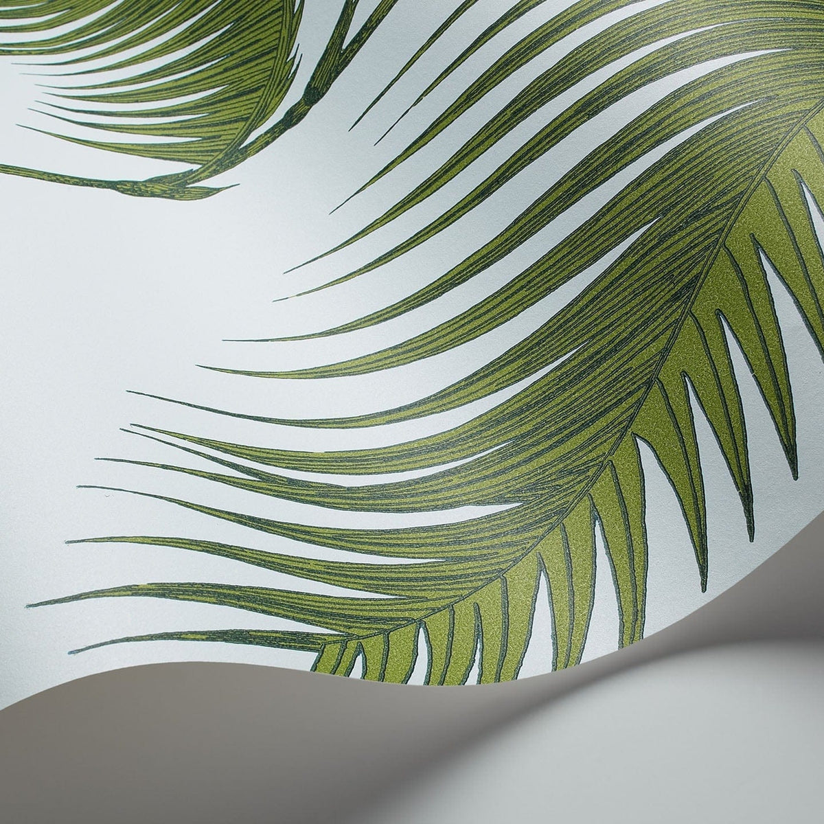 Cole & Son Palm Leaves 66/2010 wallpaper curved detail