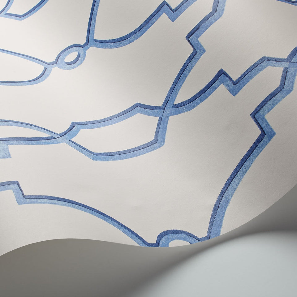 Cole & Son Parterre wallpaper — Hyacinth Blue on White detail