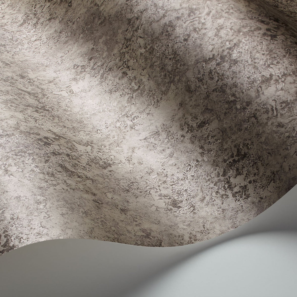 Cole & Son Patina Haze wallpaper — Taupe detail