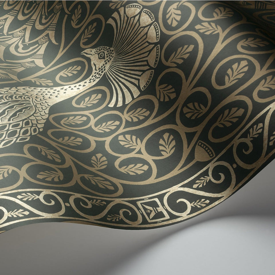 Cole & Son Pavo Parade wallpaper — Metallic Gilver on Racing Green detail