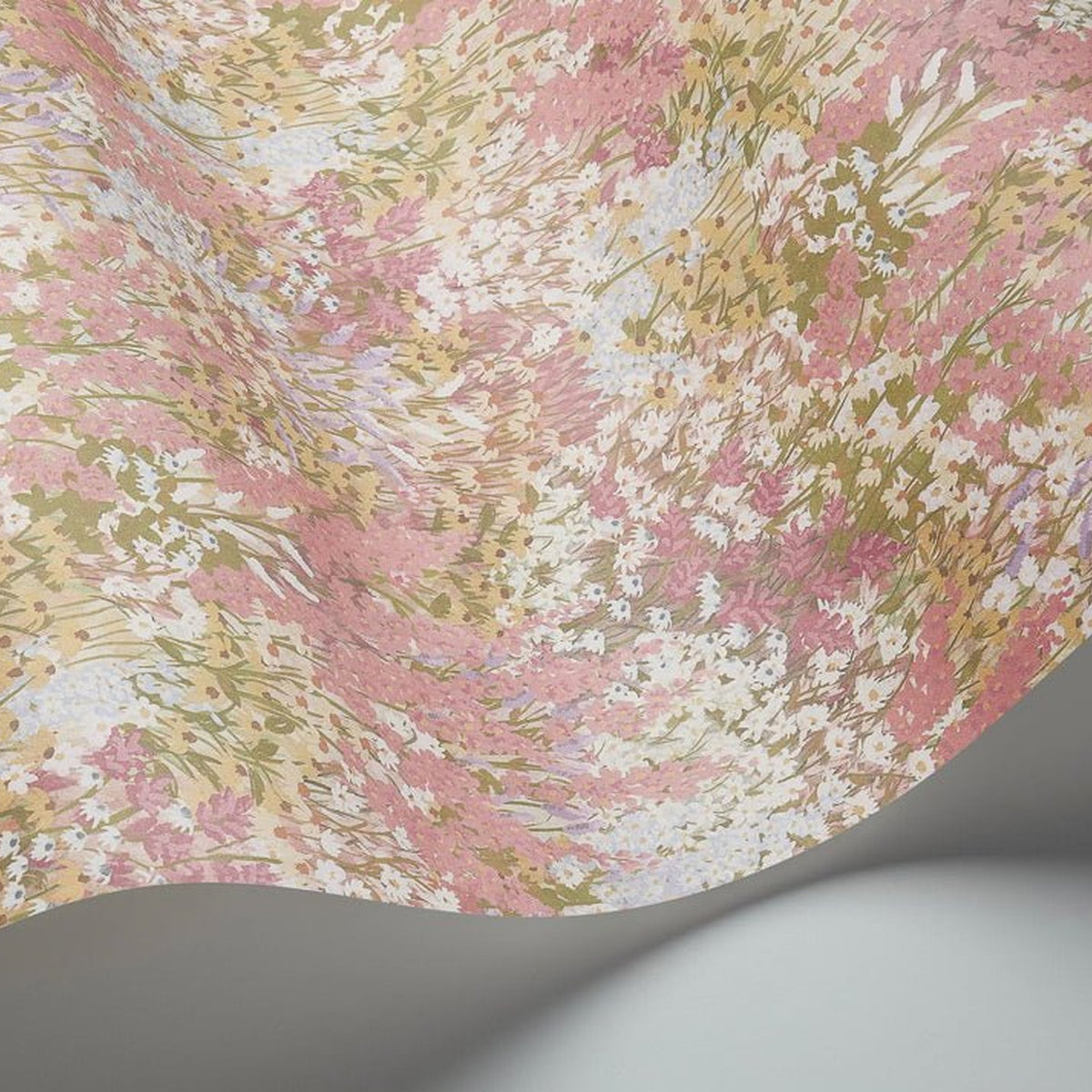 Cole & Son Petite Fleur wallpaper — Peach & Blush detail