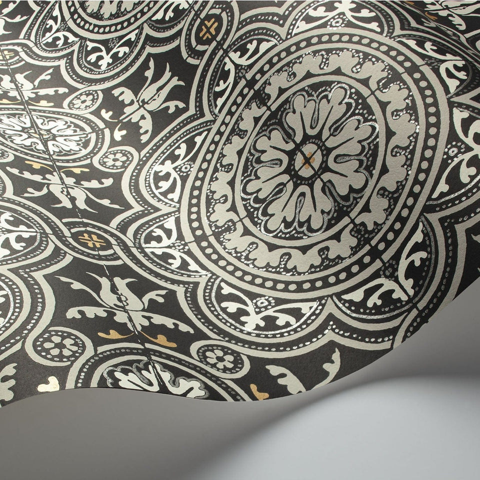 Cole & Son Piccadilly wallpaper — Grey & Metallic Gold on Black detail