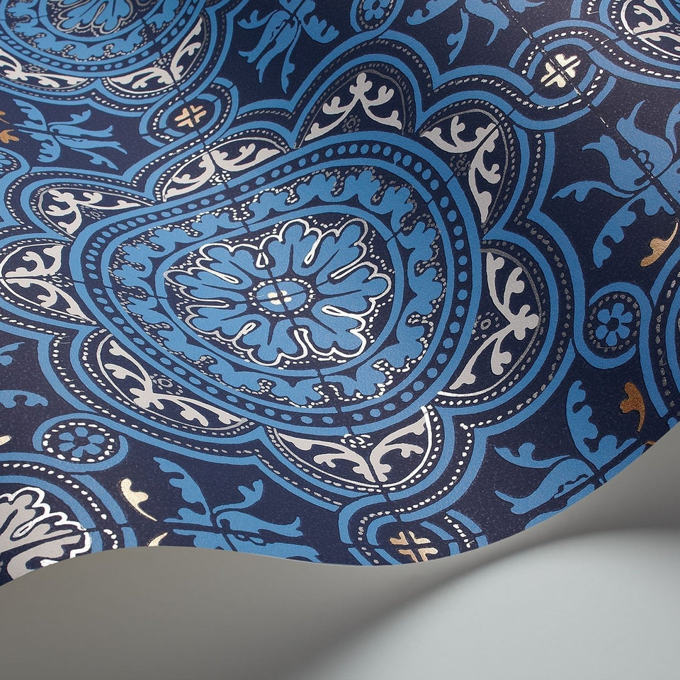 Cole & Son Piccadilly wallpaper — Hyacinth Blue & Midnight detail