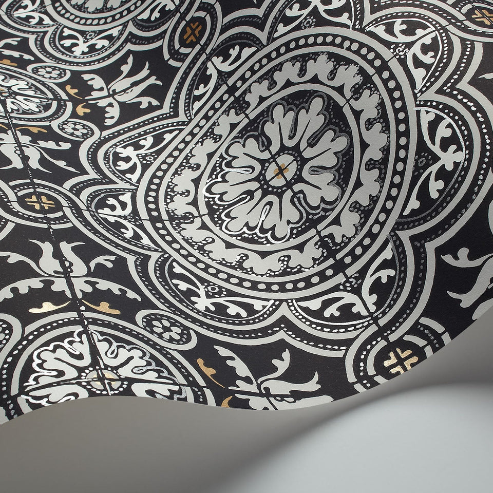 Cole & Son Piccadilly wallpaper — Grey & Black detail