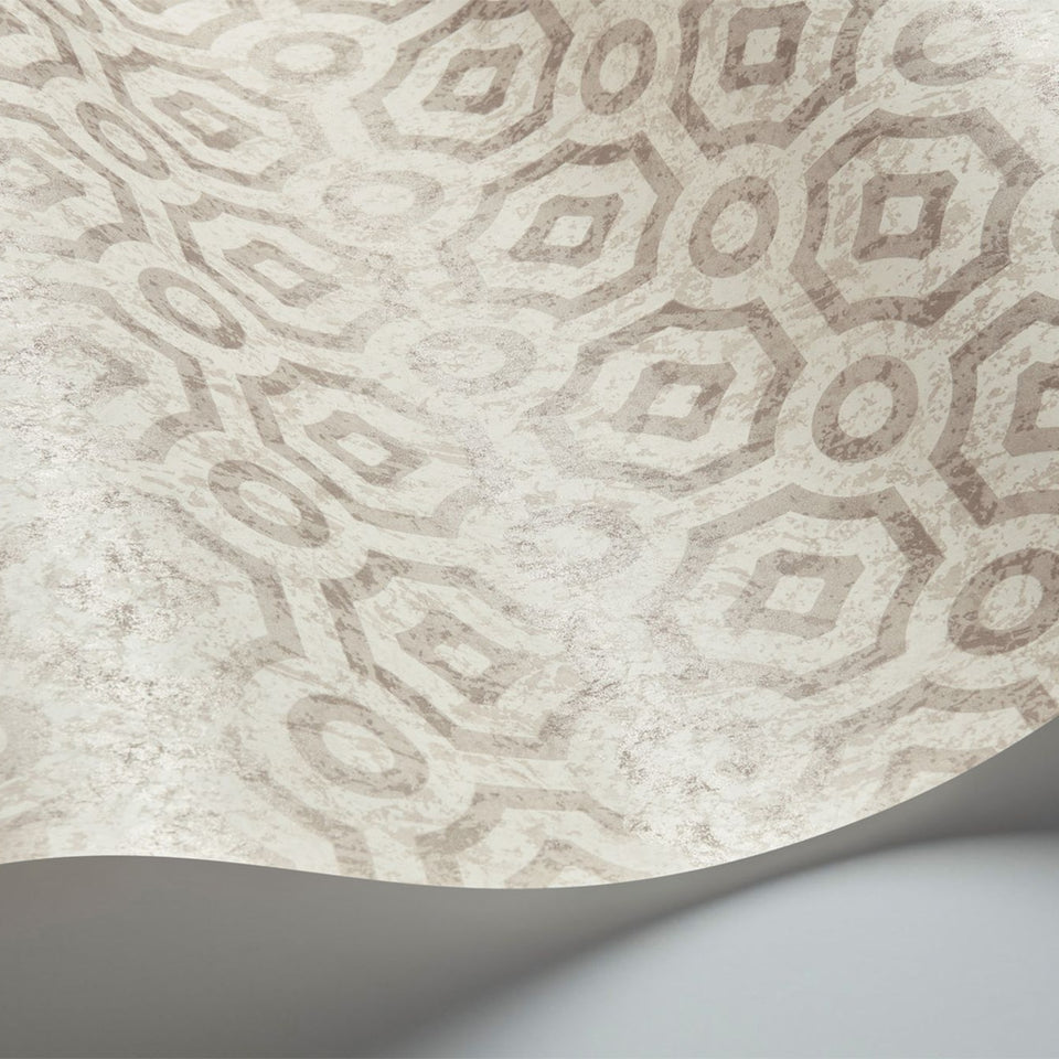 Queen’s Quarter wallpaper in Mica on Parchment by Cole & Son — finish detail