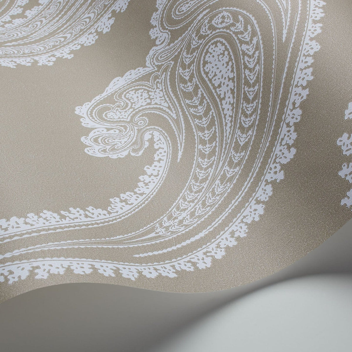 Rajapur wallpaper in Silver Birch on Taupe by Cole & Son — finish detail