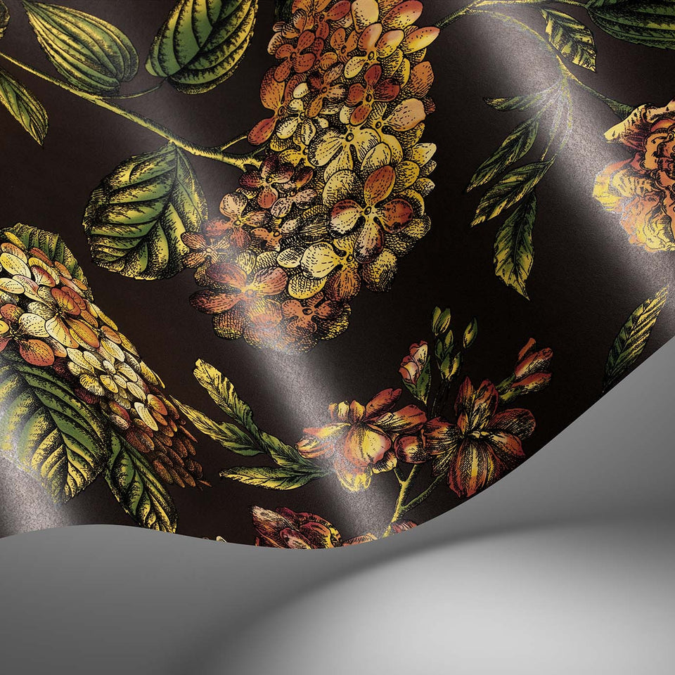 Ramo di Ortensia wallpaper in Autumnal by Cole & Son — finish detail