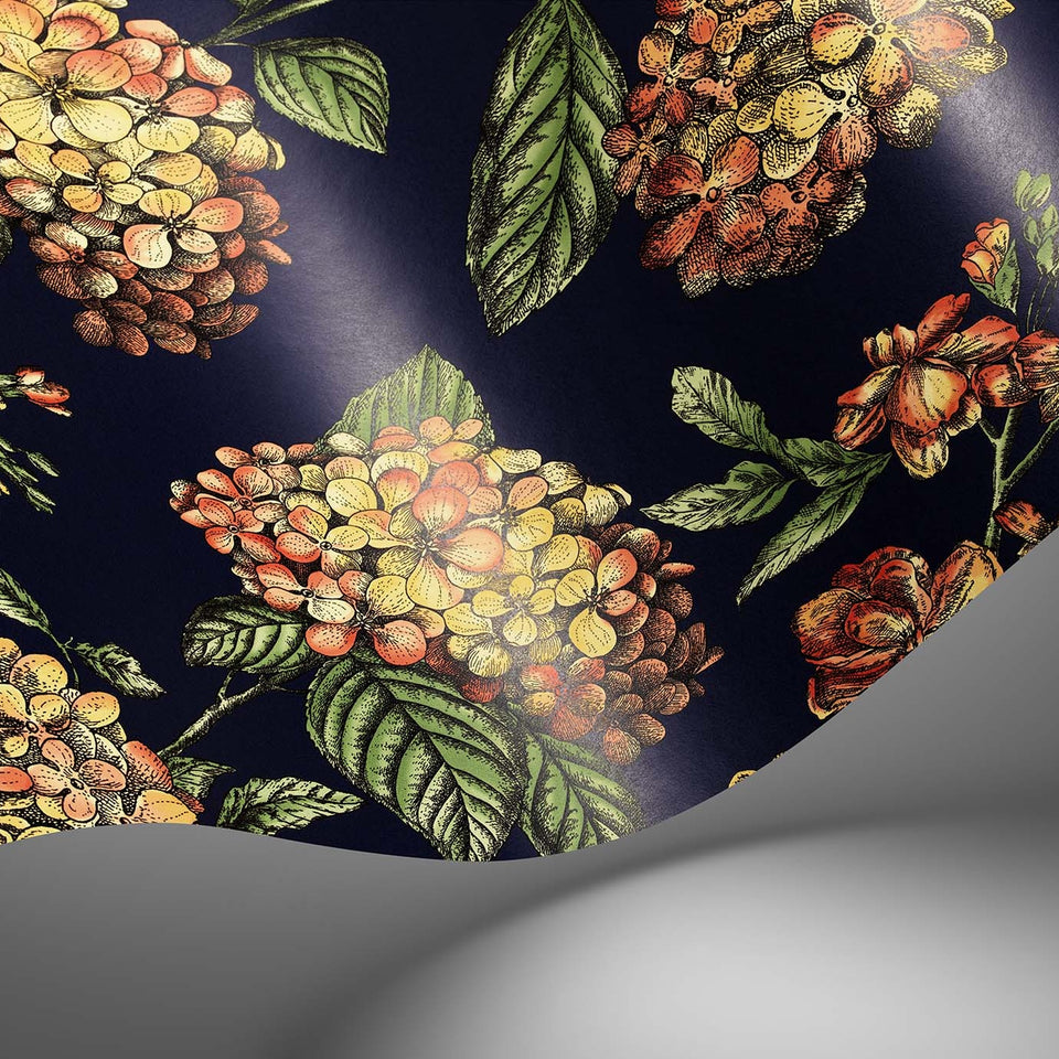 Ramo di Ortensia wallpaper in Coral on Dark Blue by Cole & Son — finish detail