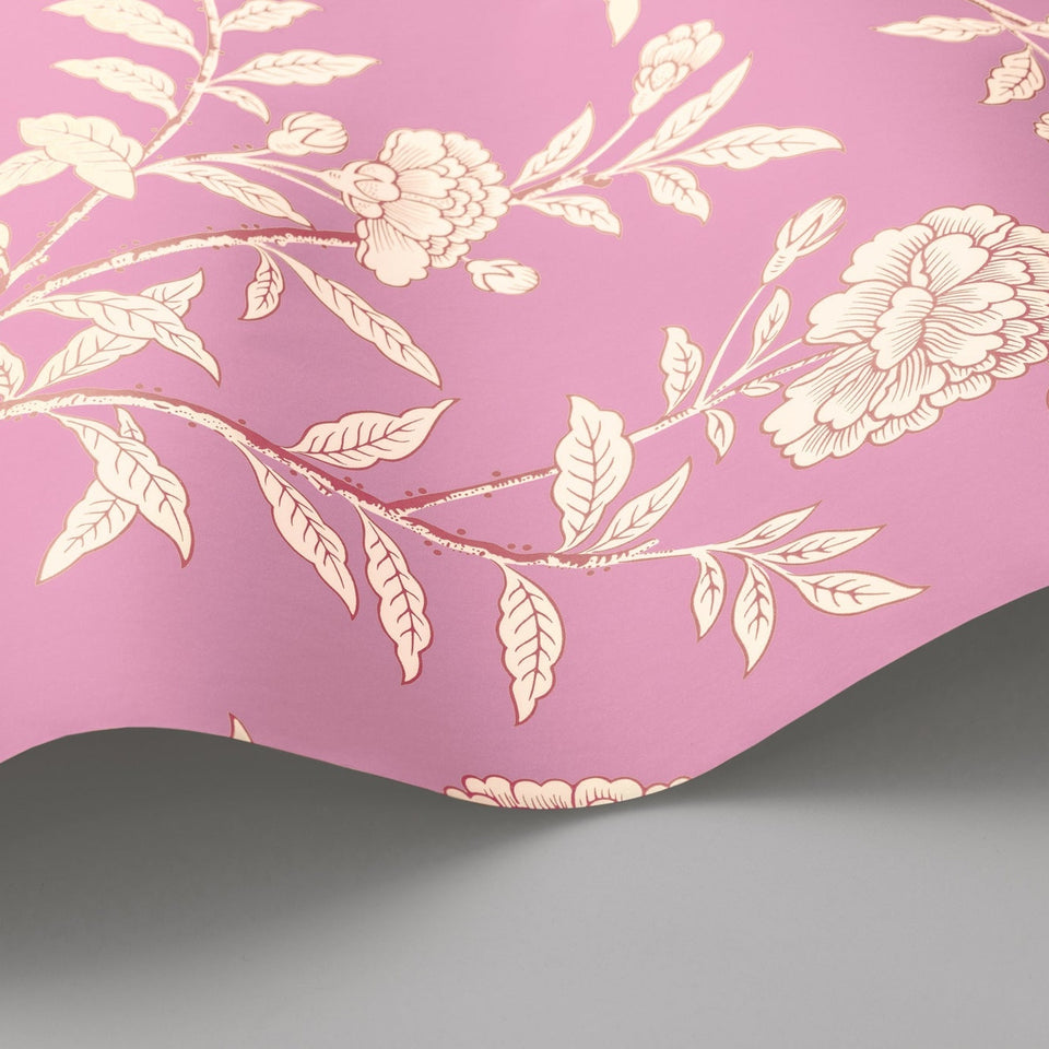 Roseberry wallpaper in Fuchsia by Cole & Son — finish detail
