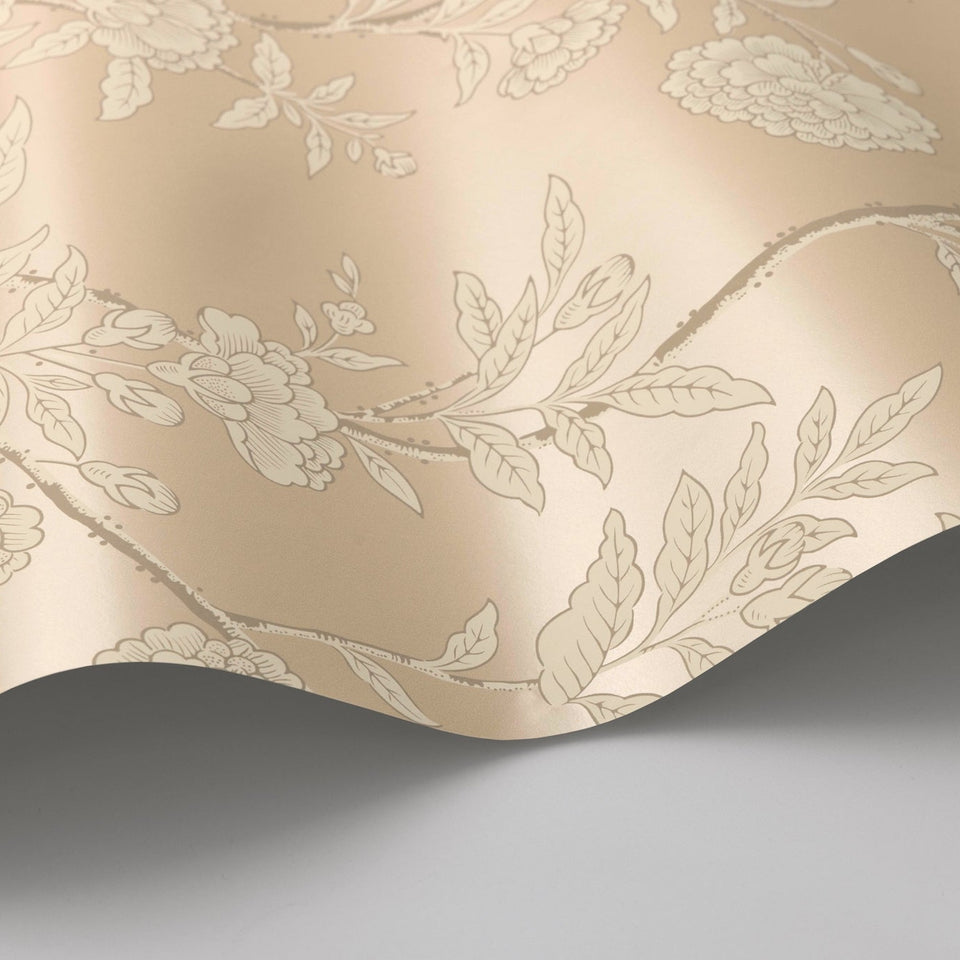 Roseberry wallpaper in Champagne Shimmer by Cole & Son — finish detail