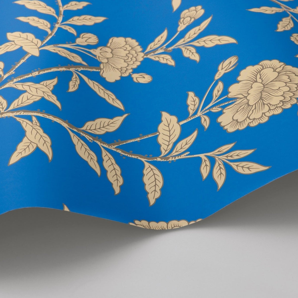 Roseberry wallpaper in Cobalt by Cole & Son — finish detail