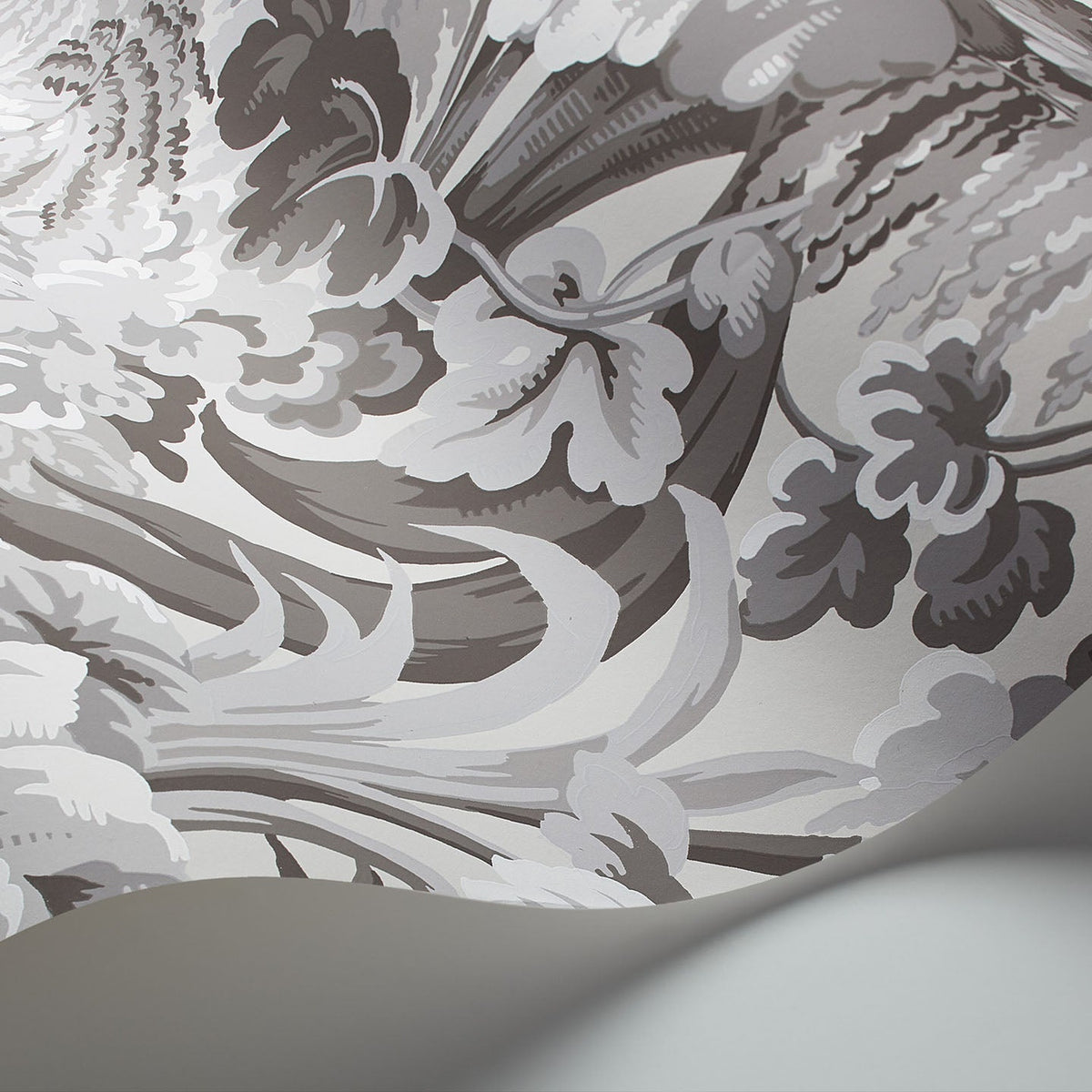 Royal Fernery wallpaper by Cole & Son in Warm Grey, curved paper detail