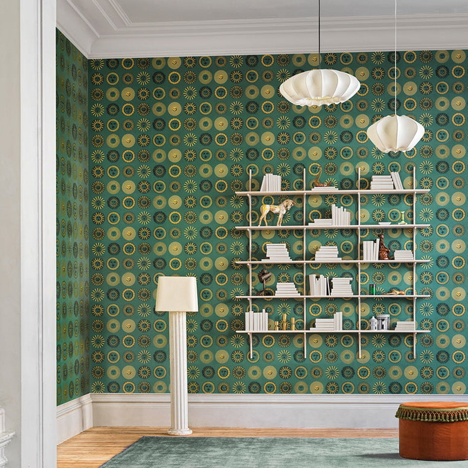 Soli wallpaper by Cole & Son in Emerald & Gold, room setting